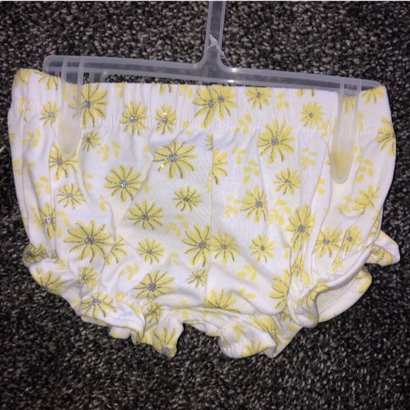 BabyGirl 2 Pc 0-3mo Outfit Yellow Daisies Dress & Bloomers New 🌼 - Picture 2 of 6